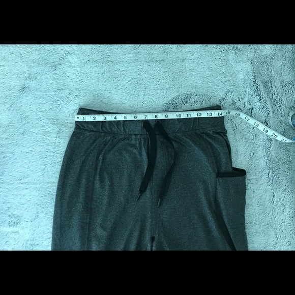 Lululemon athletic short - Picture 4 of 5